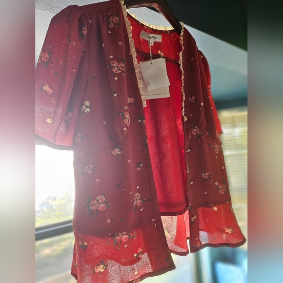 NWT Red floral blouse from simple retro - Picture 2 of 6
